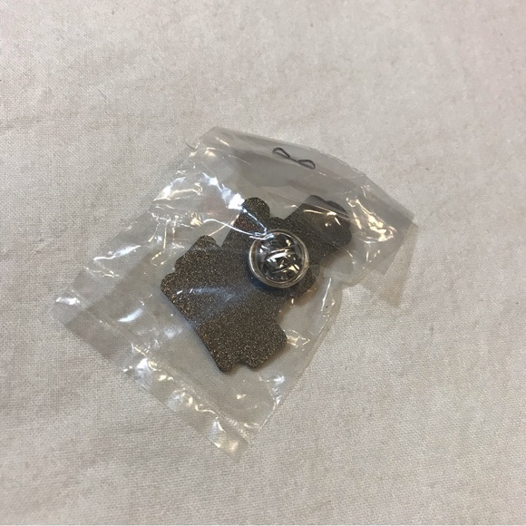 FREE * NEW Lagunitas Fun Dog IPA Day Pin NIP Rare Holiday Alcohol Celebrate Beer - Picture 4 of 4